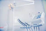 Cirugía dental en la Clínica Andos Dental de Boadilla del Monte